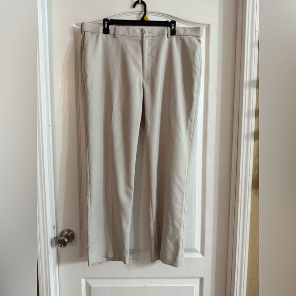 PGA Tour Men’s Khaki Pants Size 38x29.  9174 - Picture 1 of 4